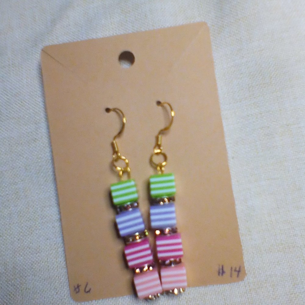 Pierced earrings Women / teenagers